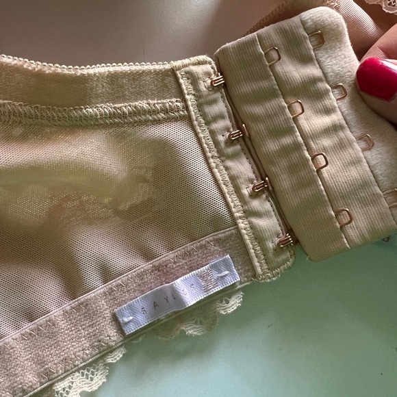 Savage X Fenty 46D Nude Lace Bra - Picture 5 of 7